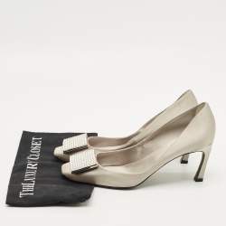 مملوكة مسبقًا حذاء كعب عالي روجر فيفييه ساتان رمادي مزين بالكريستال مقاس 40