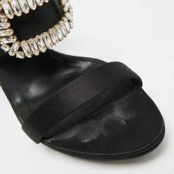 مملوكة مسبقًا صندل روجيه فيفييه مزين بالكريستال ساتان أسود فتحه كعب مقاس 41