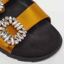 مملوكة مسبقًا Roger Vivier Slidy Viv Size 38 Yellow Satin Flat Sandals