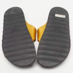 مملوكة مسبقًا Roger Vivier Slidy Viv Size 38 Yellow Satin Flat Sandals