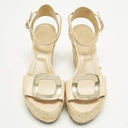 Pre Owned Roger Vivier Chips Size 36 Beige Leather Wedge Sandals