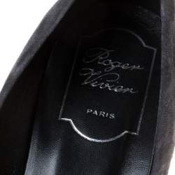 Pre Owned Roger Vivier Grey Suede Buckle Pumps Size 40