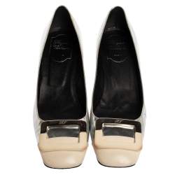 Pre Owned Roger Vivier 2 Tone Leather Buckle Square Toe U-Cut Heel Pump Size 38