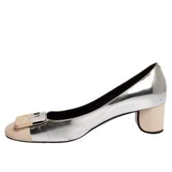 Pre Owned Roger Vivier 2 Tone Leather Buckle Square Toe U-Cut Heel Pump Size 38