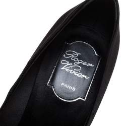Pre Owned Roger Vivier Black Embellished Satin Limelight Buckle Pumps Size 37