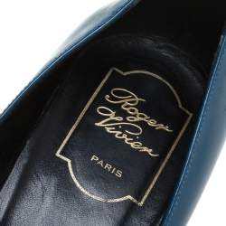 Pre Owned Roger Vivier Blue Leather Buckle Square Toe Pump Size 40.5