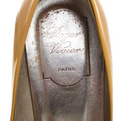 Pre Owned Roger Vivier Yellow Leather Buckle Embellished  Pumps Size 39