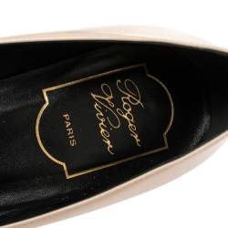Pre Owned Roger Vivier Beige Patent Leather Logo Pumps Size 36
