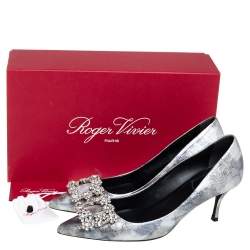 Pre Owned Roger Vivier Silver Foil Leather Flower Strass Crystal Embellished Pointed Toe Pumps Size 37