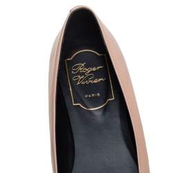 Pre Owned Roger Vivier Beige Patent Leather Trompette Ballet Flats Size 37