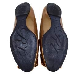 Pre Owned Roger Vivier Gold Patent Leather Trompette Ballet Flats Size 40