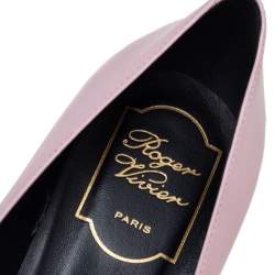 Pre Owned Roger Vivier Pink Leather Trompette Buckle Pumps Size 39