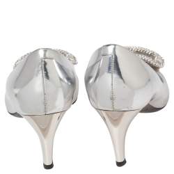 مملوكة مسبقًا Roger Vivier Silver Mirrored Leather Limelight Buckle Pumps Size 36