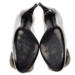 مملوكة مسبقًا Roger Vivier Silver Mirrored Leather Limelight Buckle Pumps Size 36