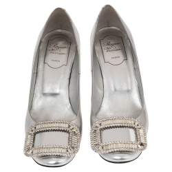 مملوكة مسبقًا Roger Vivier Silver Mirrored Leather Limelight Buckle Pumps Size 36
