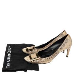 Pre Owned Roger Vivier  Beige/Brown Snakeskin Leather Embossed  Gommette Buckle Detail Pumps Size 41