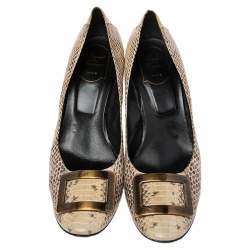 Pre Owned Roger Vivier  Beige/Brown Snakeskin Leather Embossed  Gommette Buckle Detail Pumps Size 41