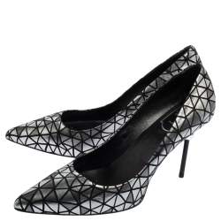 Pre Owned Roger Vivier Black/Grey Leather Pointed Toe Pumps Size 38