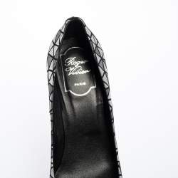 Pre Owned Roger Vivier Black/Grey Leather Pointed Toe Pumps Size 38