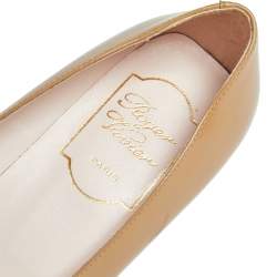 Pre Owned Roger Vivier Beige Patent Leather Trompette Pumps Size 35.5
