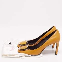 Pre Owned Roger Vivier Yellow Leather Ecusson Pumps Size 37