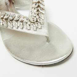 Pre Owned Roger Vivier Metallic Silver Leather Crystal Embellished Thong Flats Size 38.5