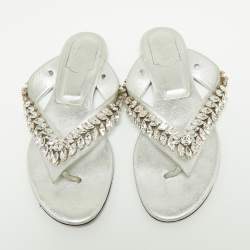 Pre Owned Roger Vivier Metallic Silver Leather Crystal Embellished Thong Flats Size 38.5