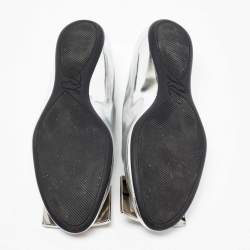 Pre Owned Roger Vivier Silver Leather Gommette Love Ballet Flats Size 37