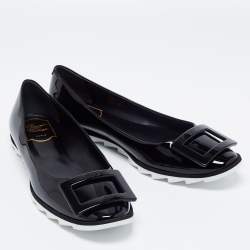Roger Vivier Black Patent Leather Viv Grommette Ballet Flats Size 38.5
