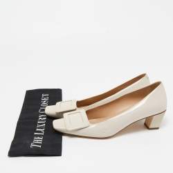 Pre Owned Roger Vivier Cream Patent Trompette Pumps Size 35.5