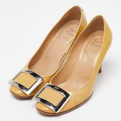 Roger Vivier Beige Patent Leather Metal Logo Round toe Pumps Size 35