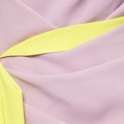 مملوكة مسبقًا فستان ميدي روكسندا كريب وردي/أصفر بنمط انسيابي مقاس متوسط - ميديم