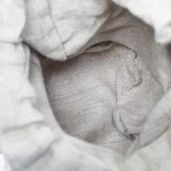 مملوكة مسبقًا حقيبة بوشيت روسانتيكا مزينة بقوقعة خشبية خرزية بلون البيج