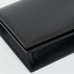 Pre Owned محفظة سلسلة بغطاء جلد لامع أسود سان لوران