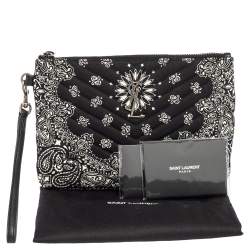 Pre Owned حقيبة صغيرة سان لوران قماش مونوغرامي سوداء بحمالة معصم