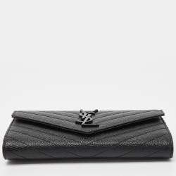 مملوكة مسبقًا Saint Laurent Black Matelassé Leather Cassandre Continental Wallet
