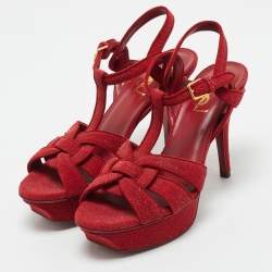 مملوكة مسبقًا صندل سان لوران سير كاحل تريبيوت سويدي أحمر ولامع مقاس 37