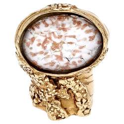 مملوكة مسبقًا خاتم سان لوران آرتي ذهبي بكابوشون زجاج أبيض مقاس 52