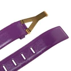 مملوكة مسبقًا حزام سان لوران جلد لامع بنفسجي بإبزيم شعار الماركة 85 سم