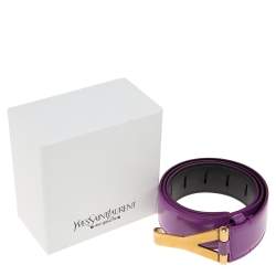 مملوكة مسبقًا حزام سان لوران جلد لامع بنفسجي بإبزيم شعار الماركة 85 سم