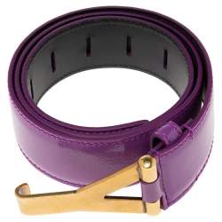 مملوكة مسبقًا حزام سان لوران جلد لامع بنفسجي بإبزيم شعار الماركة 85 سم