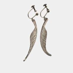 Pre Owned Saint Laurent Feather Shaped Silver Tone Cip On Earrings 