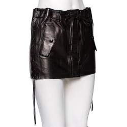 مملوكة مسبقًا تنورة سان لوران جلد أسود مزينة رباط بشراشيب قصيرة مقاس صغير (سمول)