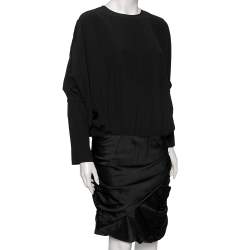 مملوكة مسبقًا فستان سان لوران ساتان وكريب أسود مزين مكشكش مقاس كبير (لارج)