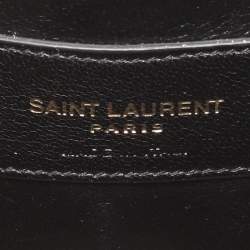 مملوكة مسبقًا حقيبة كتف سان لوران أوبومي جلد وزواحف منقوشة سوداء/ذهبية مع سويد.