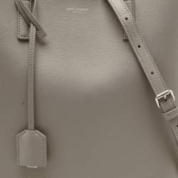 مملوكة مسبقًا Saint Laurent Grey Leather Toy Shopper Tote