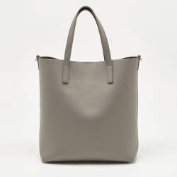 مملوكة مسبقًا Saint Laurent Grey Leather Toy Shopper Tote