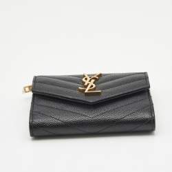 مملوكة مسبقًا محفظة تري فولد سان لوران باريس كاساندرا جلد مبطن سوداء