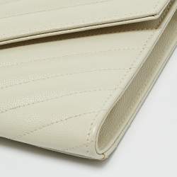 مملوكة مسبقًا Saint Laurent Off White Matelasse Leather Cassandre Wristlet Clutch