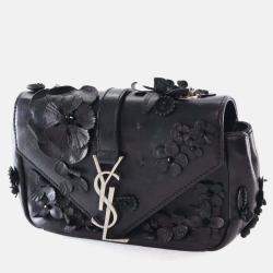 مملوكة مسبقًا حقيبة كلاسيكية سان لوران جلد حملان صغير/خرز مضغوطة بمونوغرام